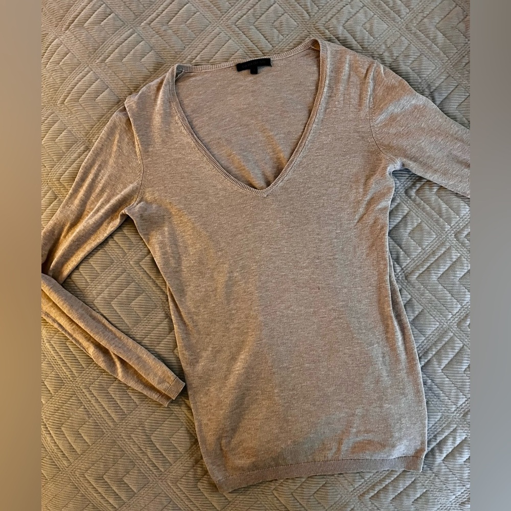 V-Neck Ça Va de Soi Long Sleeve Sweater